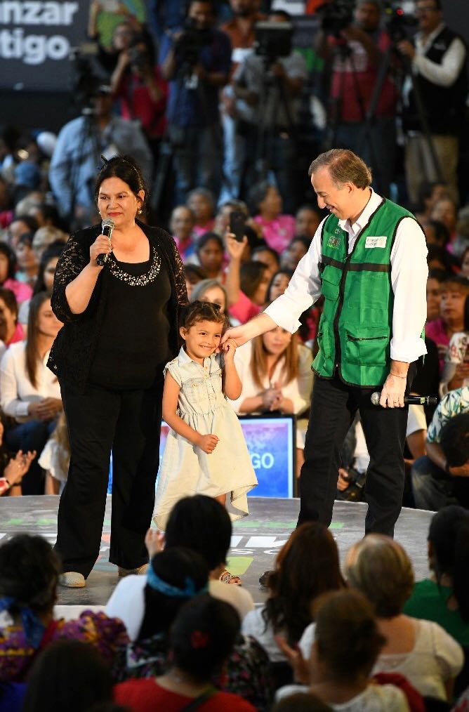 El gobierno de José Antonio Meade dará salario de $1,200 a jefas de familia